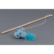 Игрушка д/кошек Дразнилка WOGY Зайка 14/6х5х3см с перьями и колокольчиком на деревянной палочке l=40см, микс арт.2024-8774 Код275159